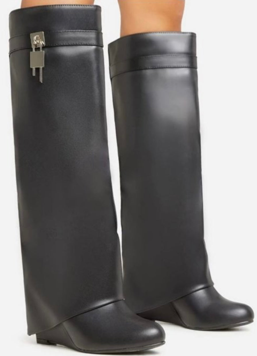 NAOMI BOOTS