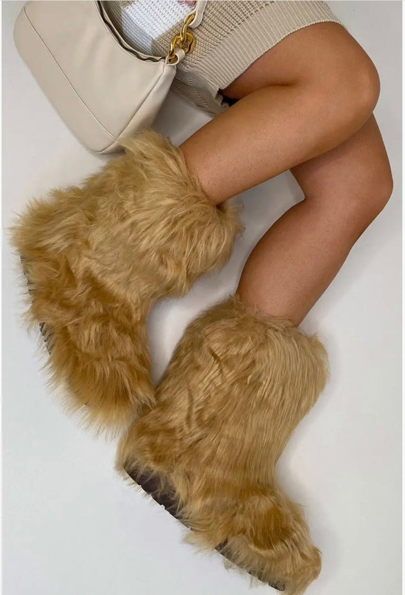 FUR BOOTS