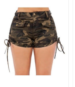 CAMO ROUCHED SHORTS