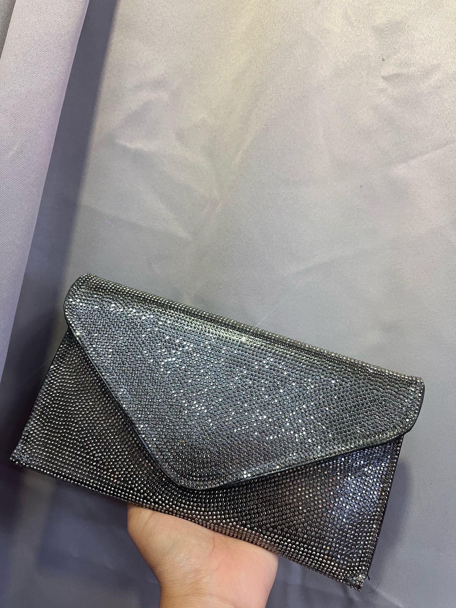 VEGAS CRYSTAL CLUTCH