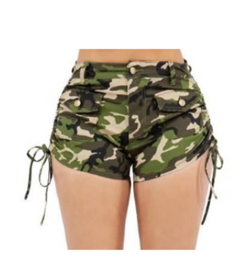 CAMO PLUS ROUCHED SHORTS