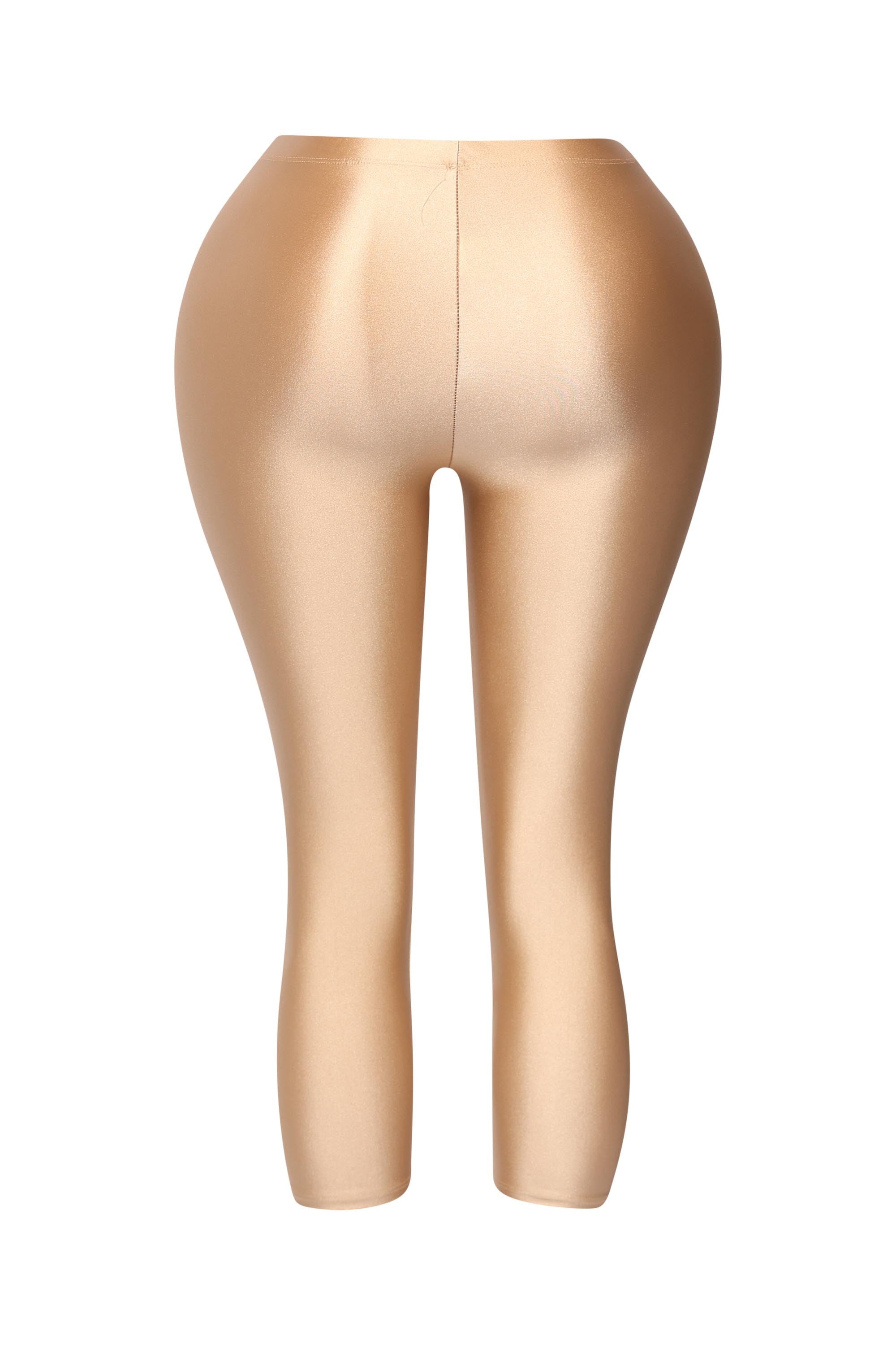 Lora Capri