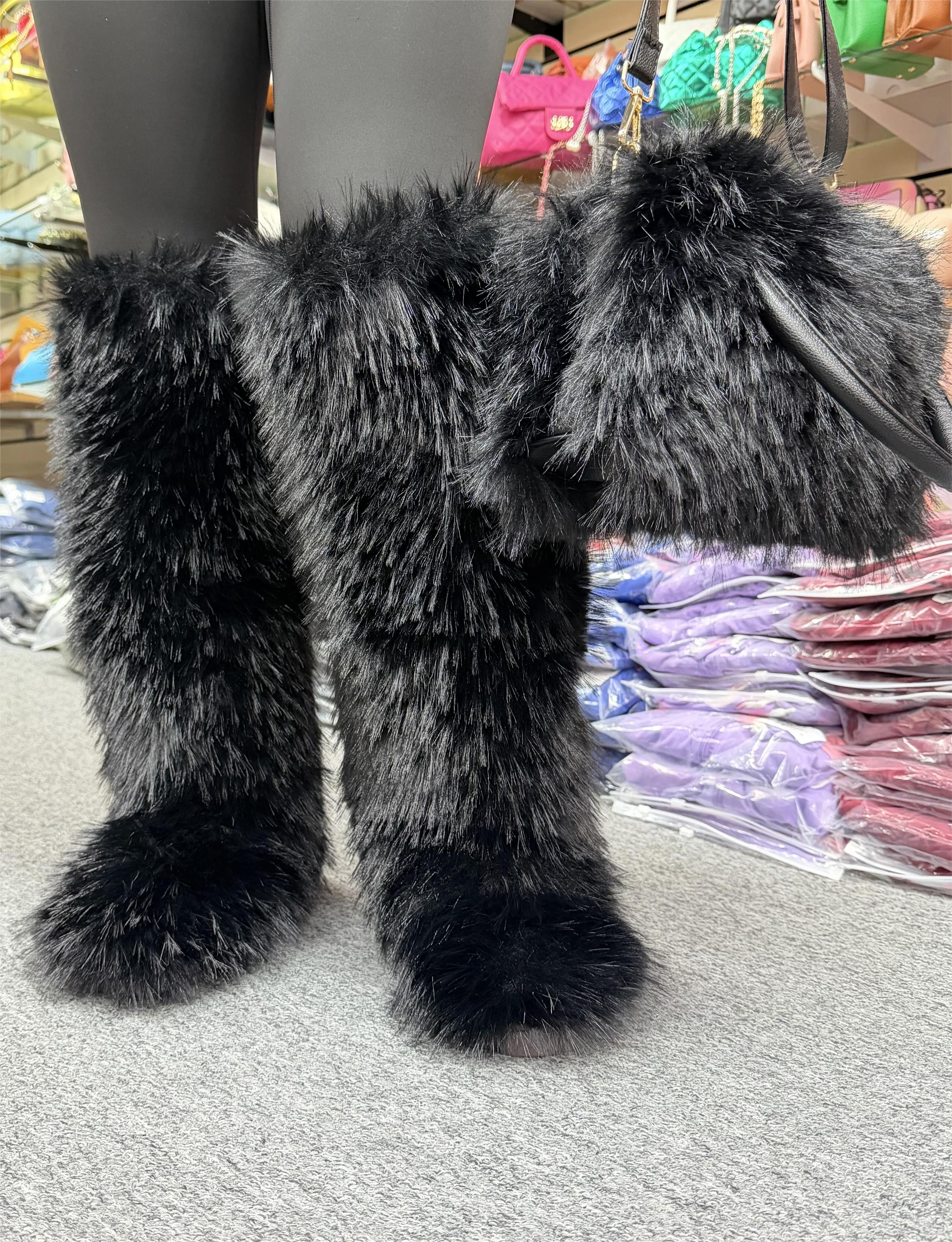 TORONTO FUR BOOTS